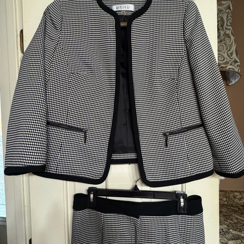 Kasper Women's Houndstooth Suit - Black and White